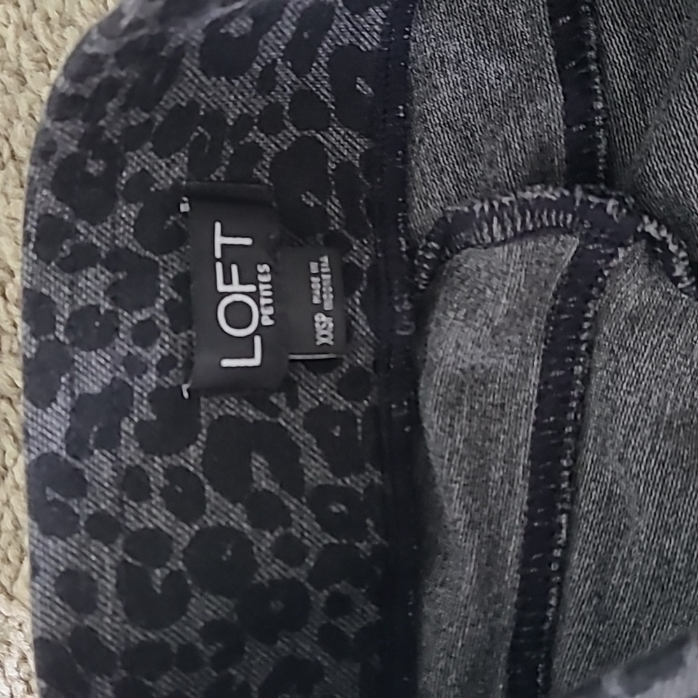 Loft leopard leggings XXSP - Picture 5 of 8